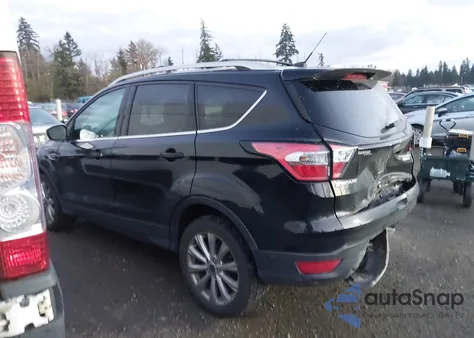 2017 Ford Escape Titanium из США, поврежденный, VIN 1FMCU9J93HUC63747